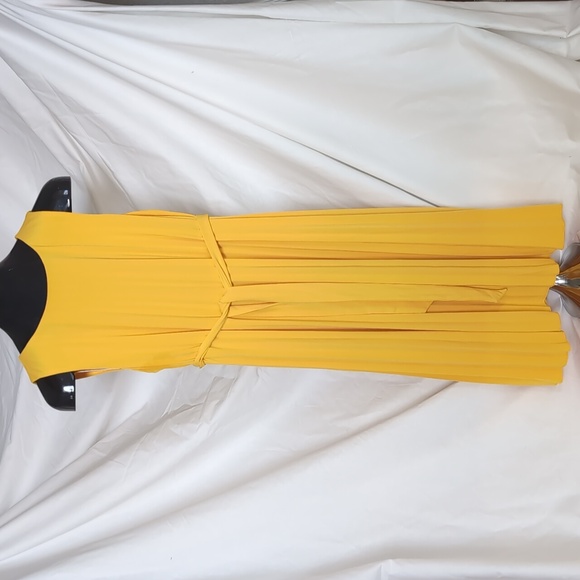 T Tahari Sunny Yellow Sleeveless Pleated Dress - Picture 1 of 9